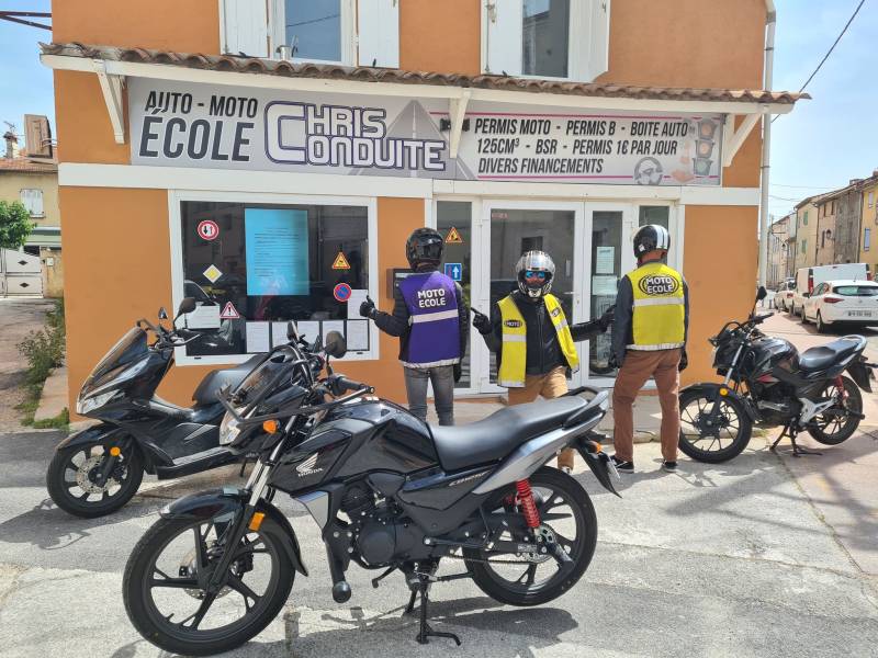 formation 125cc 7 heures chris conduite la crau st tropez 